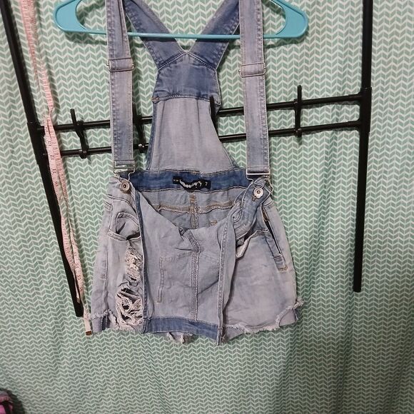 Dollhouse Light Blue Size 28 Jean Shorts Overalls - Picture 4 of 5